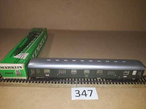 Marklin 4044 - Express Luggage Car with red tail lights and interior lights - All Metal "HO"