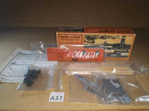 Silver Streak - Refrigerator Car Kit - "HO"