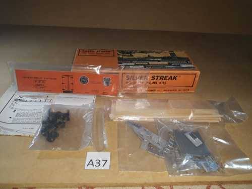 Silver Streak - Refrigerator Car Kit - "HO"