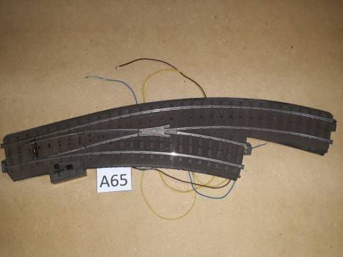 Marklin 24672 - C- Track Curved Right Point - Motorized with Indicator Light   "HO"