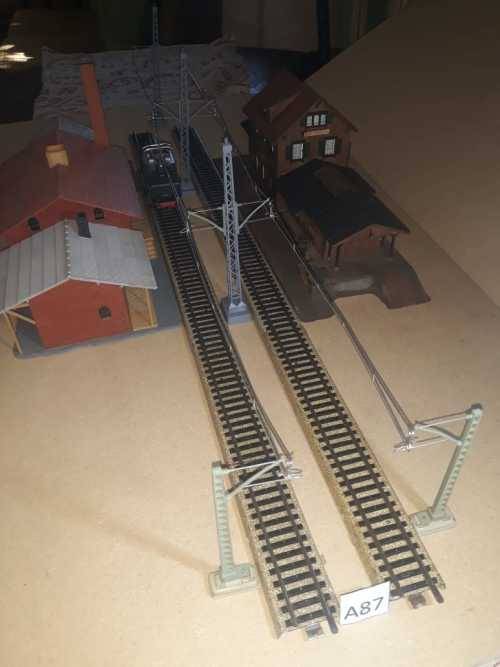 Tower Mast with 2 Marklin Cantilever Support arms - "HO"