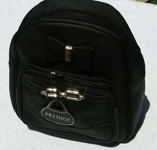 Women backbag +1 purse +1 smellbag 3 piece colouer brown,black and navy blue