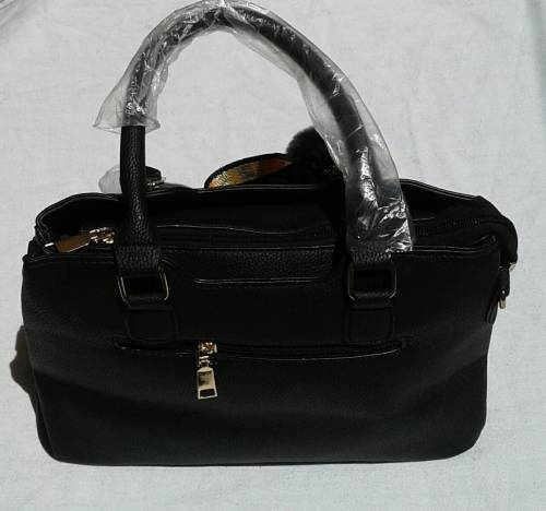Design zip black handbag