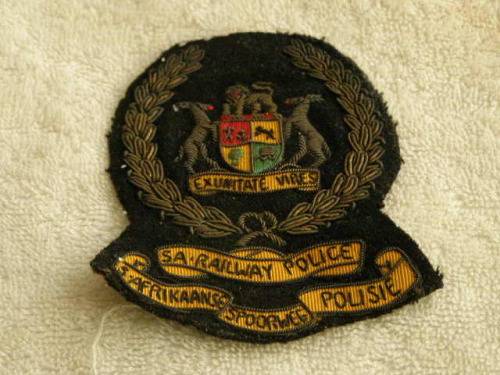 WOW!! VERY RARE STUNNING SOUTH AFRICAN RAILWAYS (SAR) BADGE