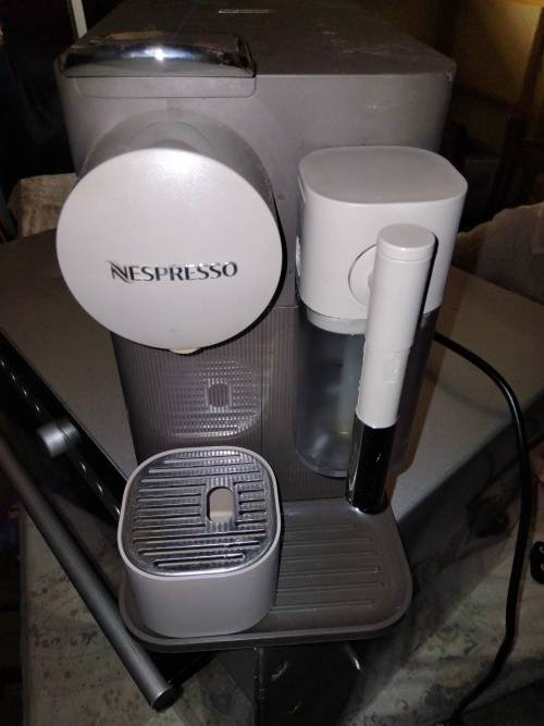 NESPRESSO LATTISSIMA ONE COFFEE MACHINE | MATTE CHOCOLATE