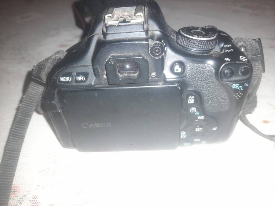 CANON 600D SLR | 18mm To 55mm LENS | FOR REPAIR OR PARTS