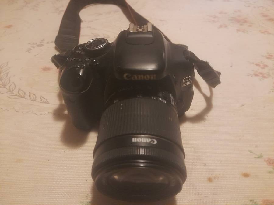 CANON 600D SLR | 18mm To 55mm LENS | FOR REPAIR OR PARTS