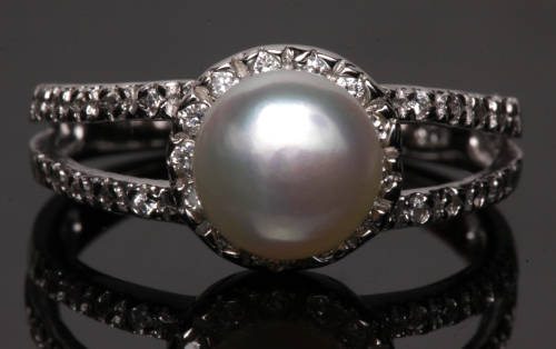 GORGEOUS SILVER PEARL AND CZ RING