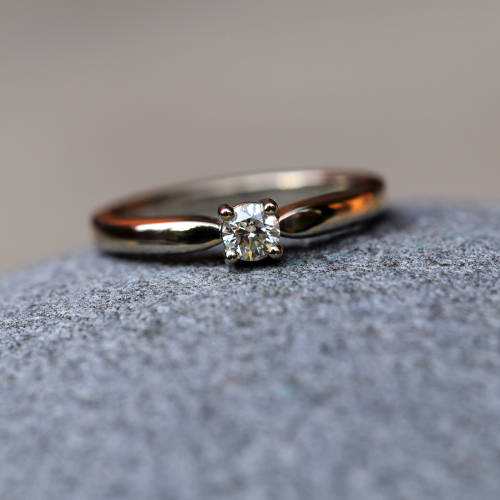 18ct White gold Diamond Engagement ring