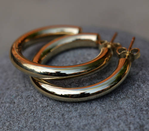 9ct Yellow gold hoop earrings. Sturdy with a descent weight