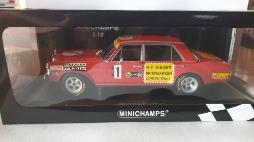 1:18 Mercedes Benz 300SEL