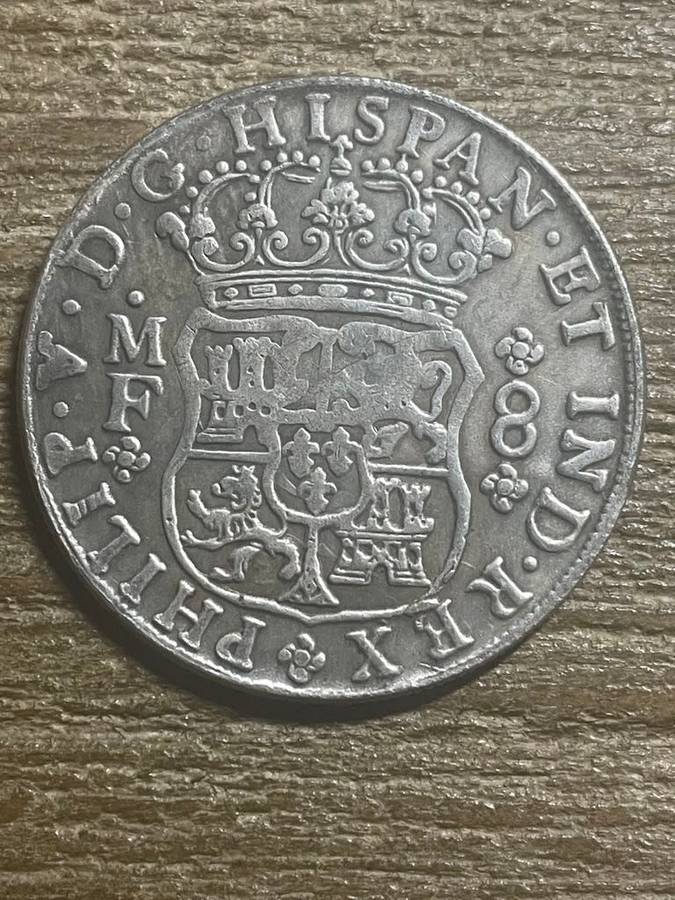 1741 *** hispan crown *** Imitation Crown not silver