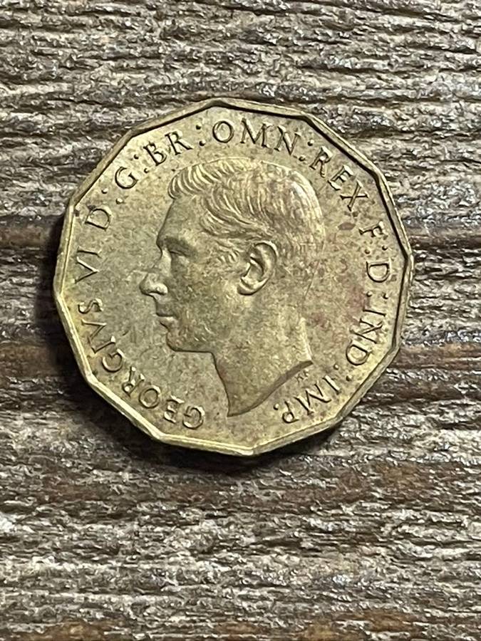 1937 *** British 3P *** Uncirculated condition