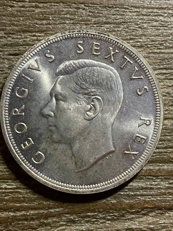 1952 *** 5 Shilling *** Great coin, very clear fields