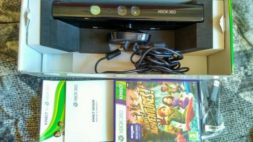 KINECT SENSOR+KINECT ADVENTURES GAME BUNDLE FOR XBOX 360 CONSOLES-IN BOX/LIKE NEW!