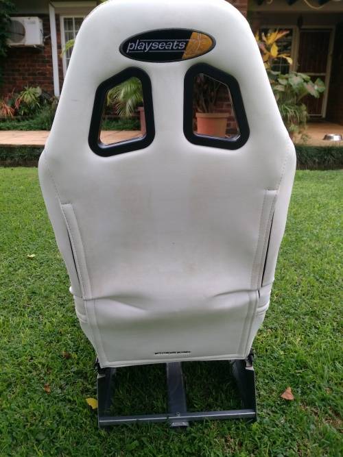 PLAYSEAT EVOLUTION WHITE RACING SEAT