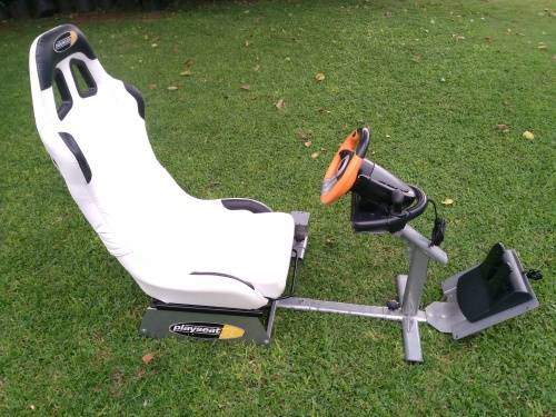 PLAYSEAT EVOLUTION WHITE RACING SEAT