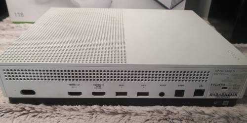 XBOX ONE S 1TB CONSOLE WITH 4 GAMES