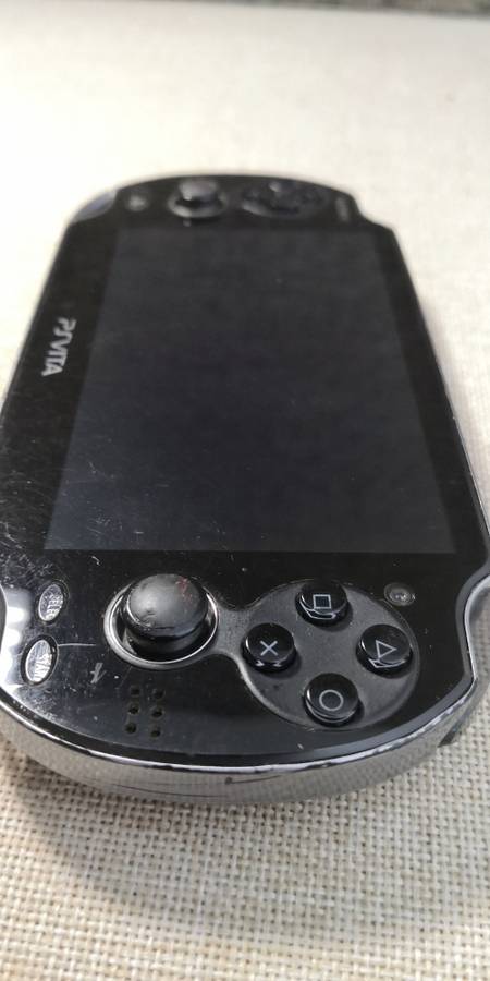 PS VITA (WIFI  PCH-1004) CONSOLE