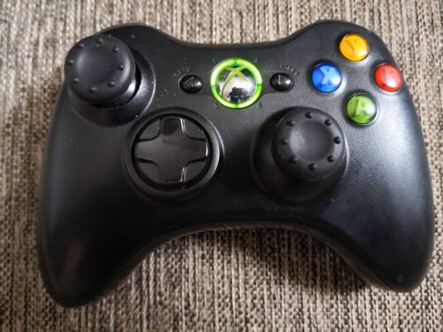 XBOX 360  CONSOLE WITH 15 GAMES