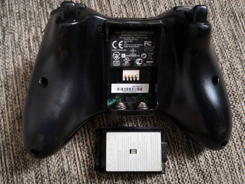 XBOX 360  CONSOLE WITH 15 GAMES