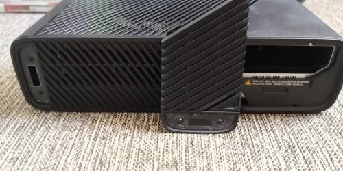 XBOX 360  CONSOLE WITH 15 GAMES