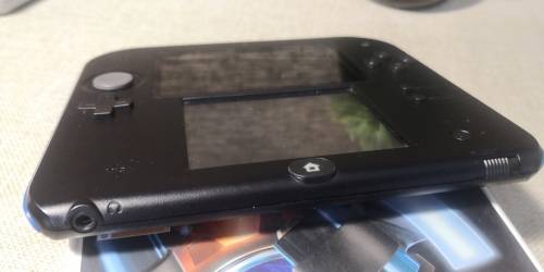 NINTENDO 2DS CONSOLE WITH 2 GAMES