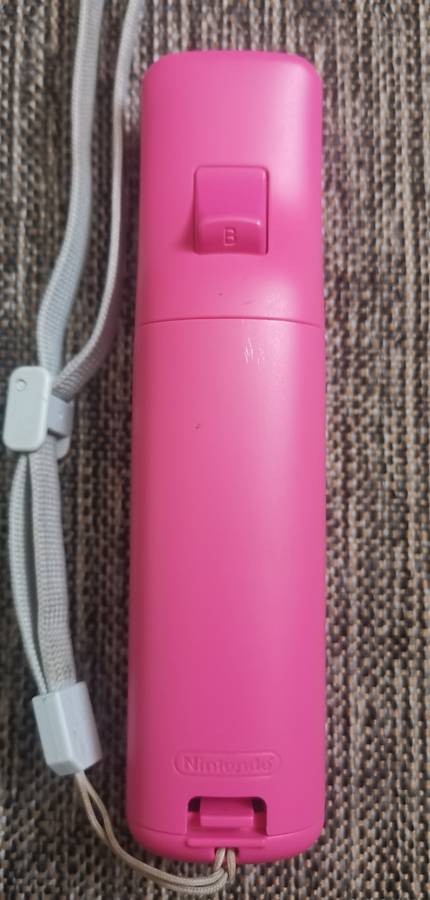 Genuine Nintendo WII Controller with Motion Plus (Pink)