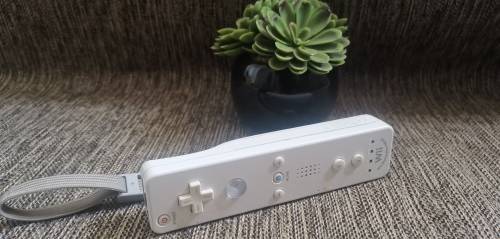 Genuine Nintendo WII Controller with Motion Plus (White)