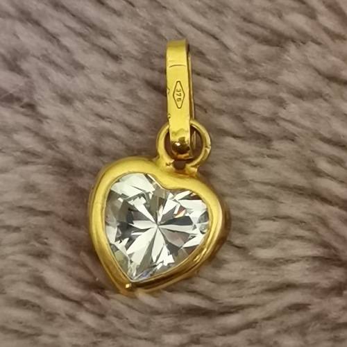 Beautiful Gold Pendant!! R1-CRAZY Wednesday Auction!!