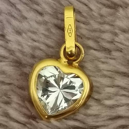 Beautiful Gold Pendant!! R1-CRAZY Wednesday Auction!!