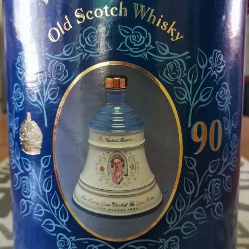 Old Bells Whisky!! Still sealed!! 22ct Gold!! 90th Birthday Decanter!!
