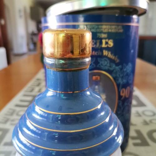 Old Bells Whisky!! Still sealed!! 22ct Gold!! 90th Birthday Decanter!!