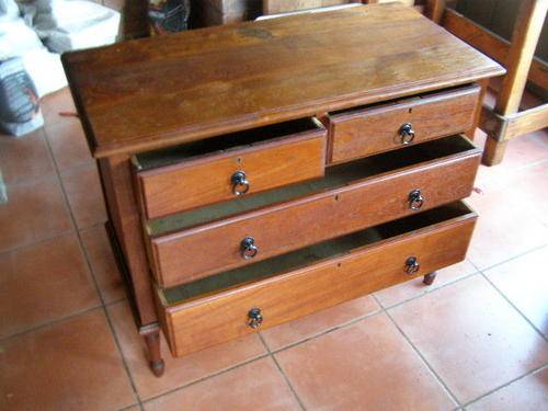 CHEST OF DRAWERS - OAK WOOD (collectible)
