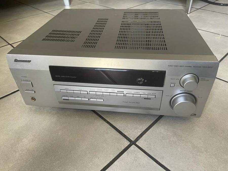 Pioneer Surround sound receiver - VSX-D512