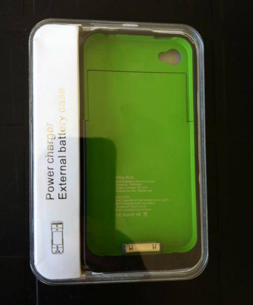Rechargeable battery case for iPhone 4