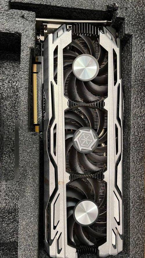 Inno3d Ichill 1080 8GB gddr5x herculez not working (PARTS ONLY)