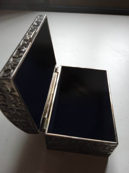 Beautiful solid jewellery box with navy blue velvet interior. Silver Metal alloy