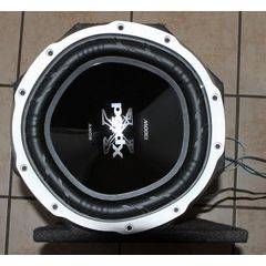 Sony subwoofer and tube box - Ideal for sedan - Includes a starsound amp.