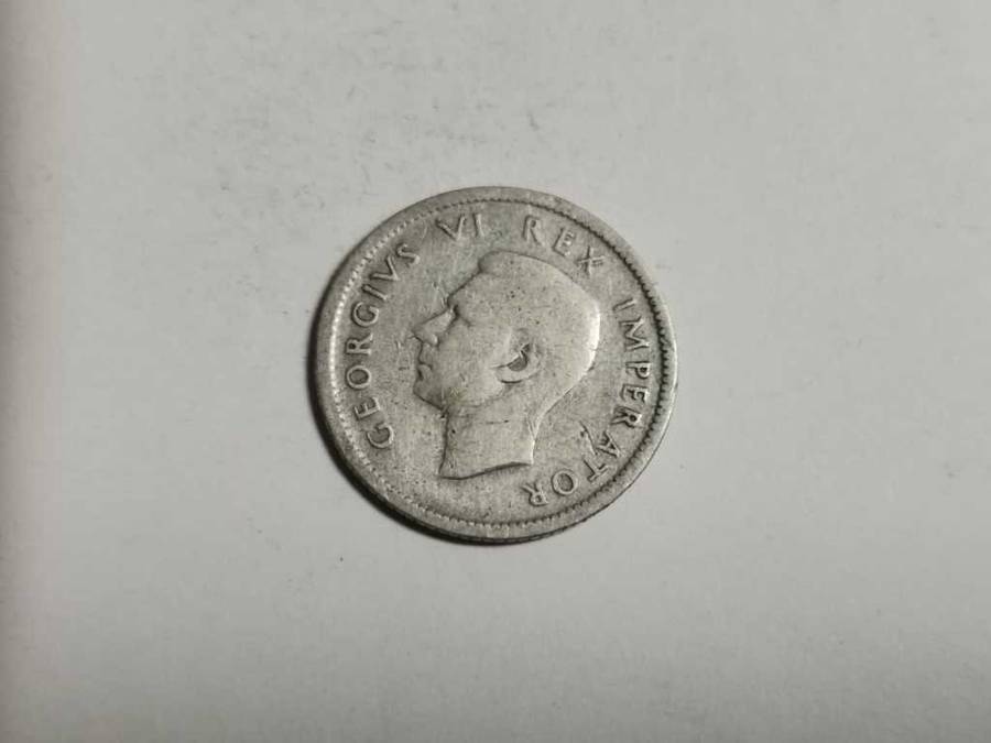 **R1 Auction**  Union 1937 Sixpence ERROR