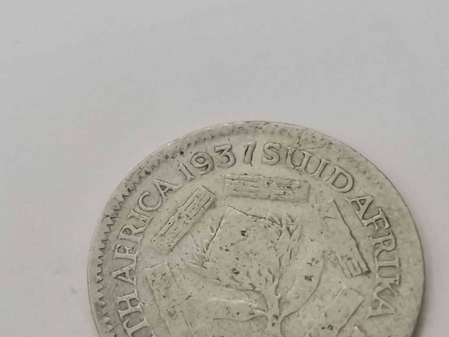 **R1 Auction**  Union 1937 Sixpence ERROR