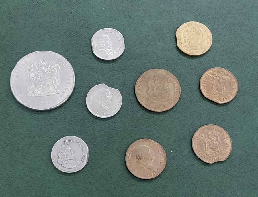 **R1 Auction** 9x SA Error coins - Clipped Planchet