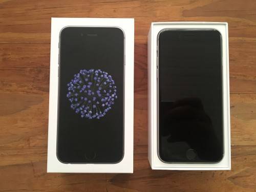 iPhone 6 64GB **Comes in Box with accessories. 9.5/10 Condition