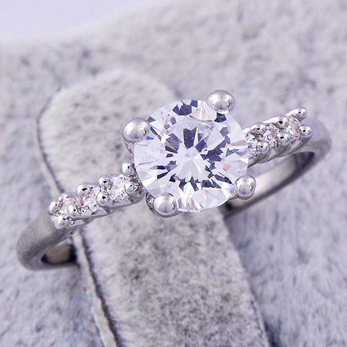 **BREATHTAKING*** Cubic Zirconia White Gold Engagement Ring - Size 7.25