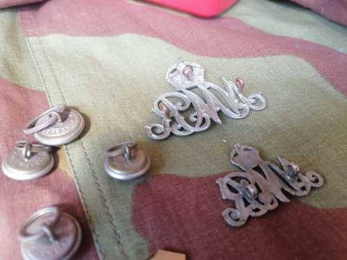 Mixed lot of badges, Some WW2