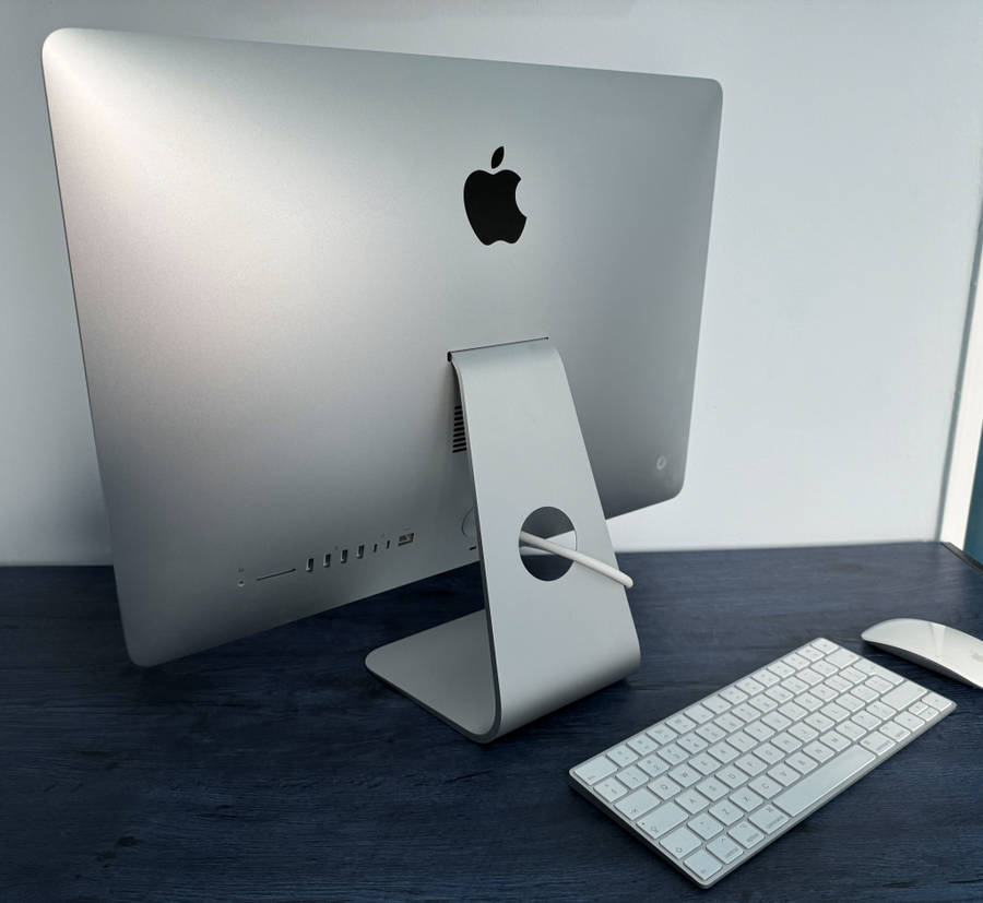 Apple iMac Desktop | 21.5` 4K Retina Screen | Intel i7 3.6 Ghz CPU | Mouse and Keyboard Included