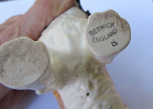 LARGE BESWICK MATT GLAZE ST BERNARD DOG FIGURINE~CORONA GARTH STROLLER~NO DAMAGES!