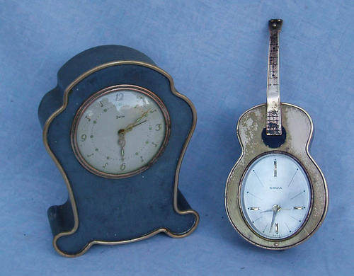 CRAZY R1 SALE~UNUSUAL GUITAR SHAPED SWISS CLOCK~PLUS RETRO STYLE FANCY CLOCK~WOW~L@@K!!!