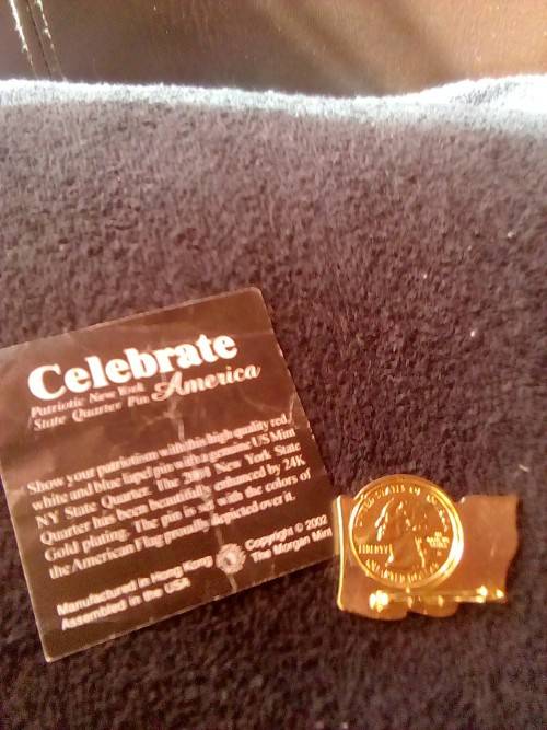 CRAZY ZERO START!!!! $$ All must GO!  - 2001 US MINT 24ct GENUINE QUARTER GOLD PLATED PIN