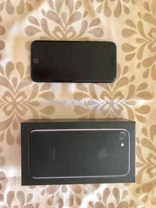 Apple iPhone 7 128GB Jet Black - PERFECT CONDITION